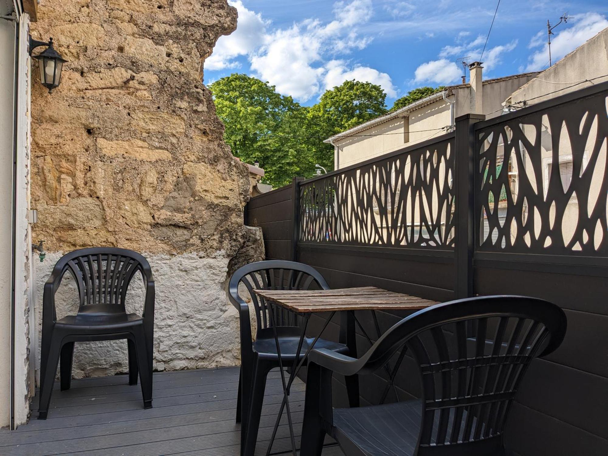 Spacious Town House With Balcony Montagnac  Zewnętrze zdjęcie