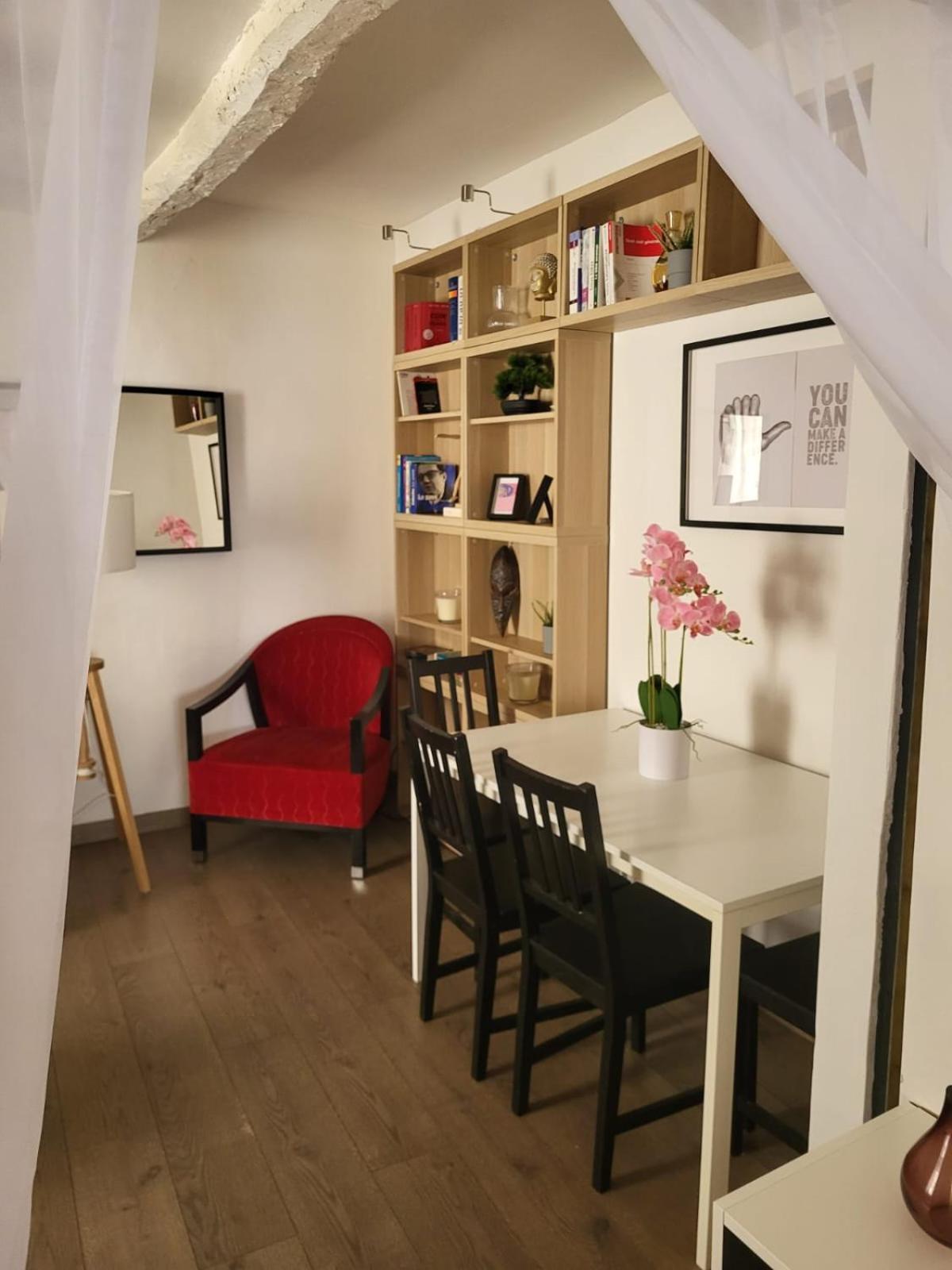 Spacious Town House With Balcony Montagnac  Zewnętrze zdjęcie