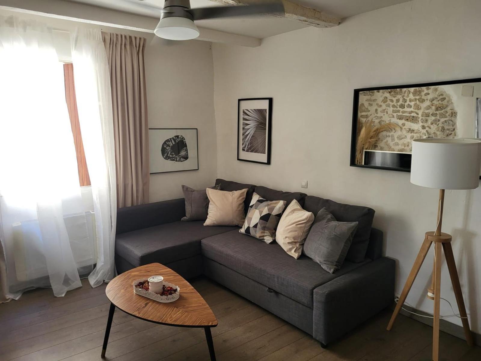 Spacious Town House With Balcony Montagnac  Zewnętrze zdjęcie