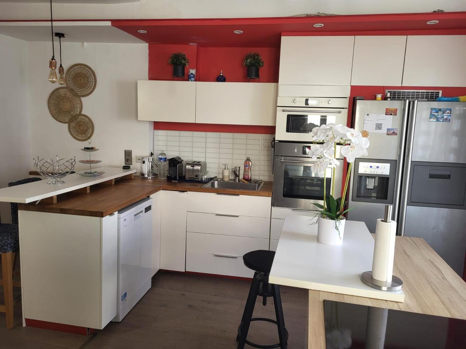 Spacious Town House With Balcony Montagnac  Zewnętrze zdjęcie